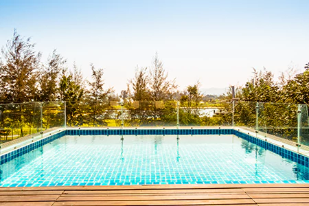 Cost of Glass Pool Fence Repair in Northeast Edmonton